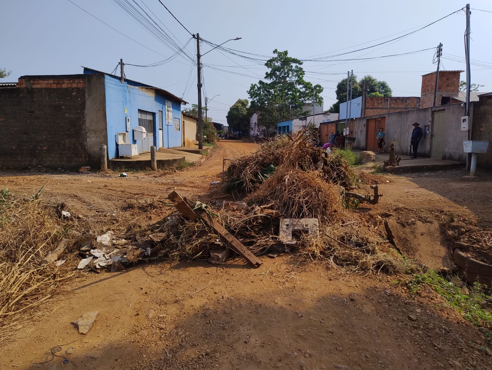 EDWILSON NEGREIROS: Vereador solicita limpeza urgente de canal e prefeitura começa a resolver