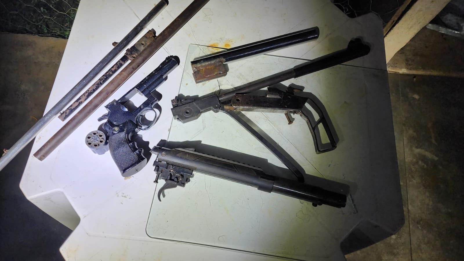 'ARMEIRO': Acusado de fornecer armas para organização criminosa é preso pela PM