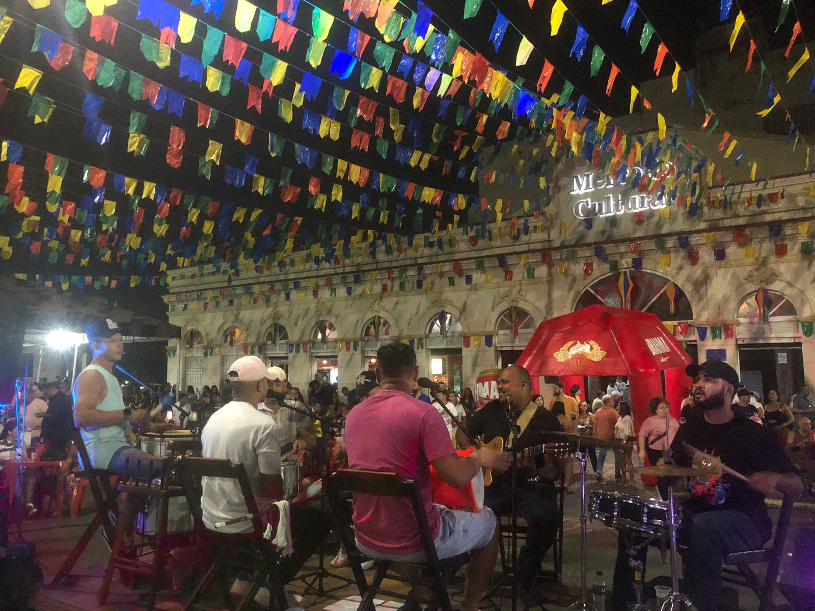  Pagode, samba, MPB e forró pé de serra no Mercado Cultural