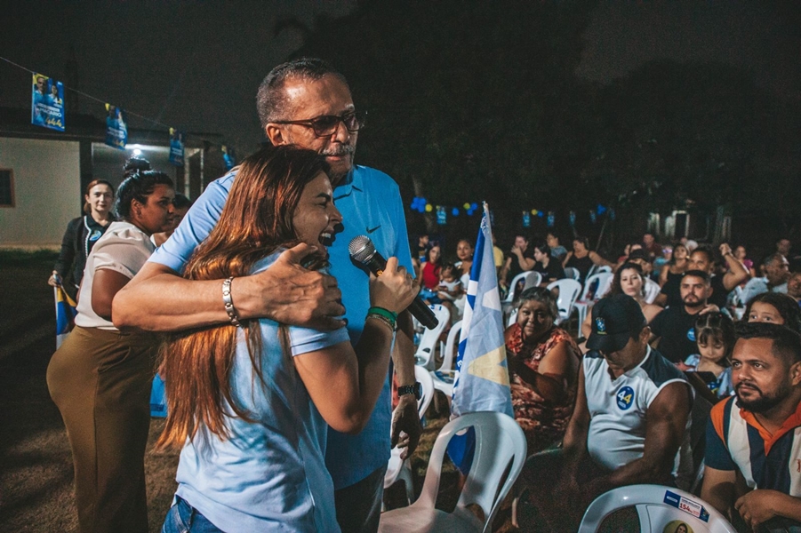 BAIRRO SOCIALISTA: Moradores apoiam a Reeleição de Dr. Macário e candidatura de Mariana Carvalho 