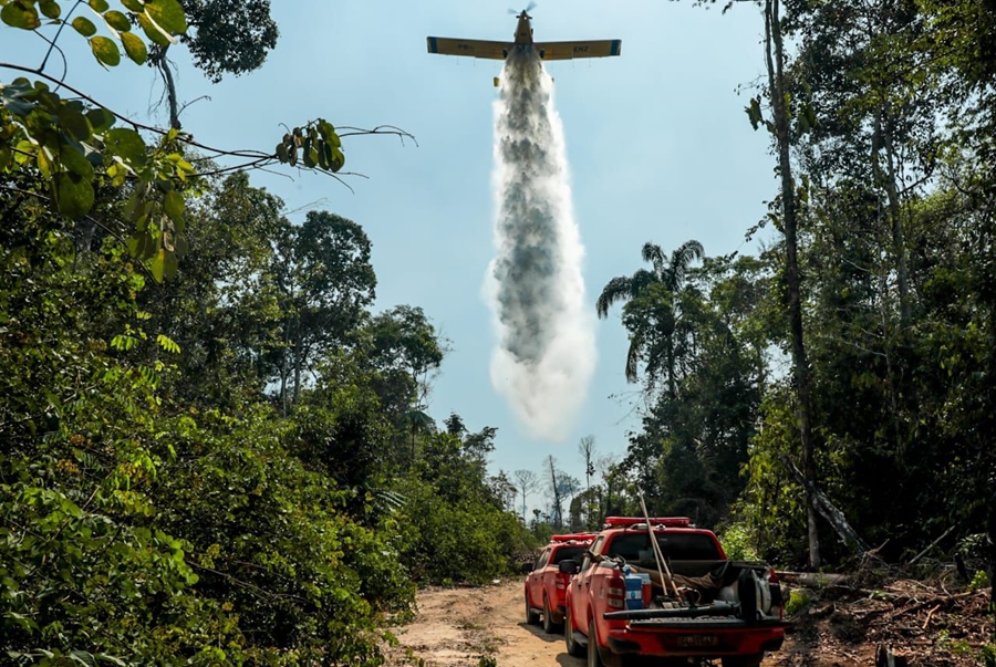 MARCOS ROCHA: Governador assegura R$12,3 MI para reforço aéreo no combate a incêndios em RO