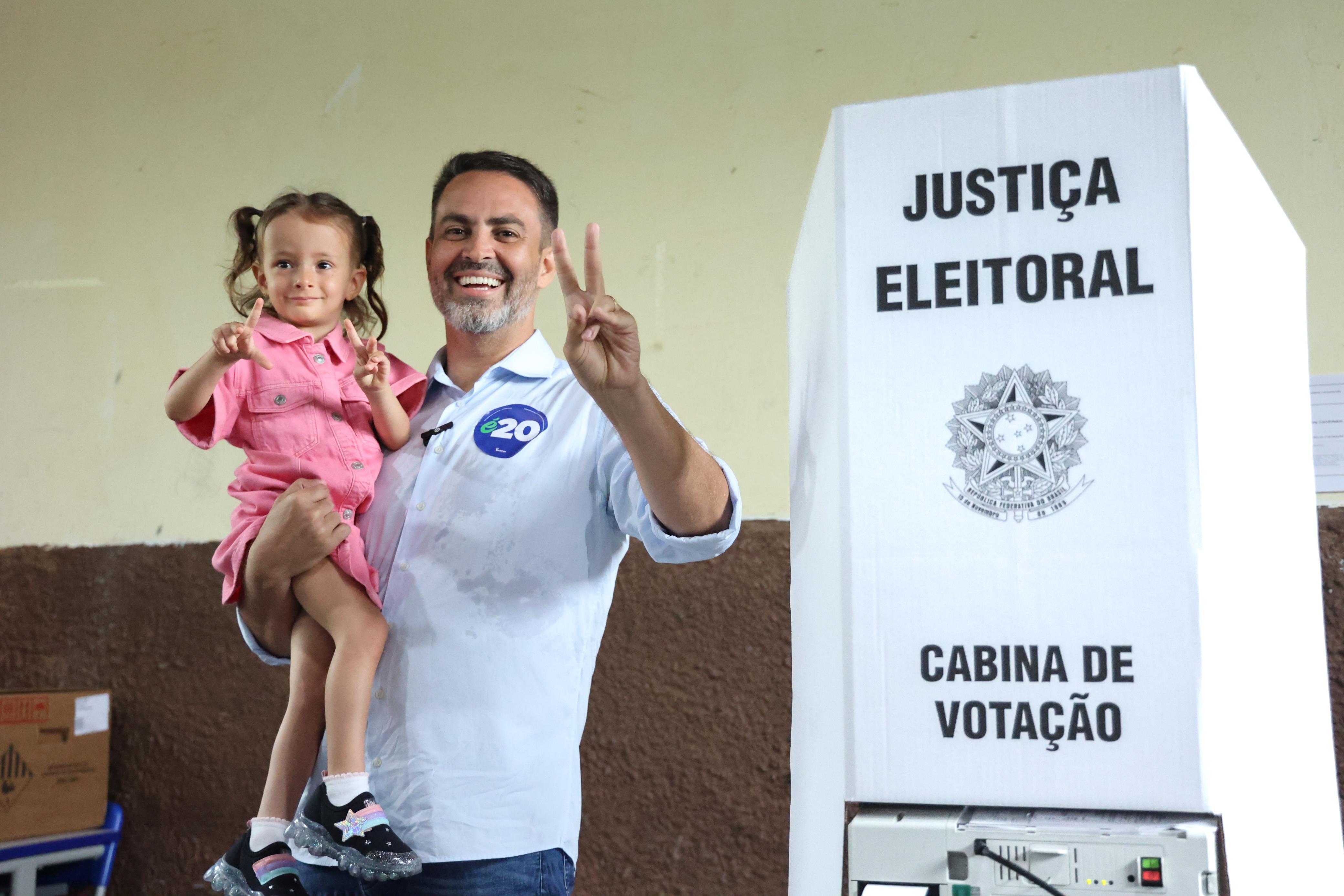 ELEIÇÕES 2024: Léo fala em 'festa da democracia' após votar em Porto Velho 