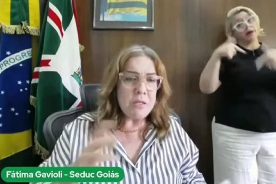 DURANTE LIVE: Professora é demitida por questionar secretária de Educação sobre abono de falta