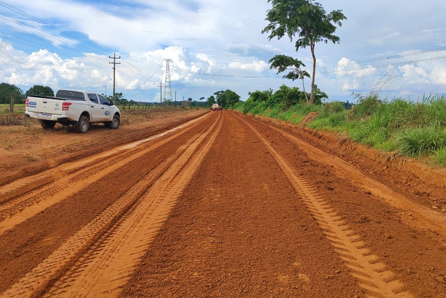 ALEX REDANO: Estrada RO-459 recebe obras de recuperação após indicação do deputado