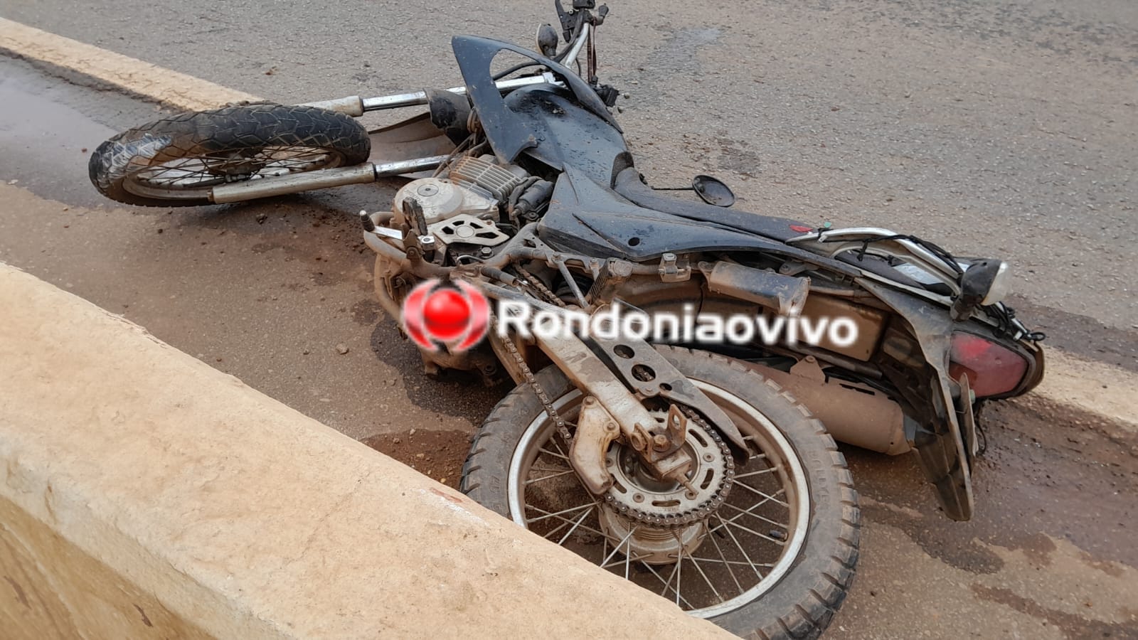 URGENTE: Motociclista é fechado por carreta e sofre grave acidente na BR-364 