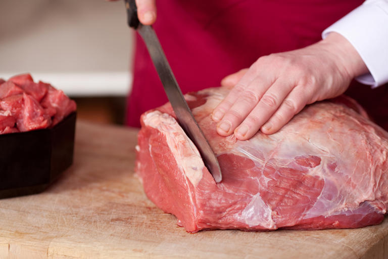 MECANISMO BIOLÓGICO: Descoberto o possível motivo da ligação entre carne vermelha e câncer    