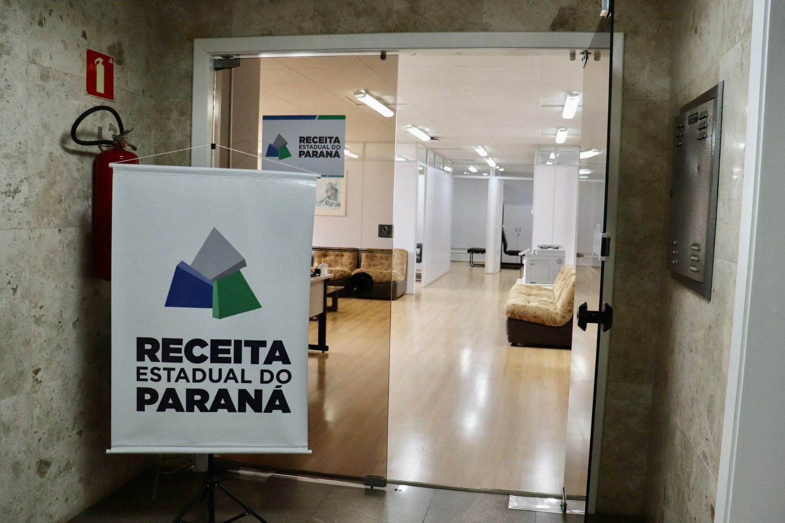 PARANÁ: Concurso público para auditor fiscal tem sálario de R$ R$ 16.953,96