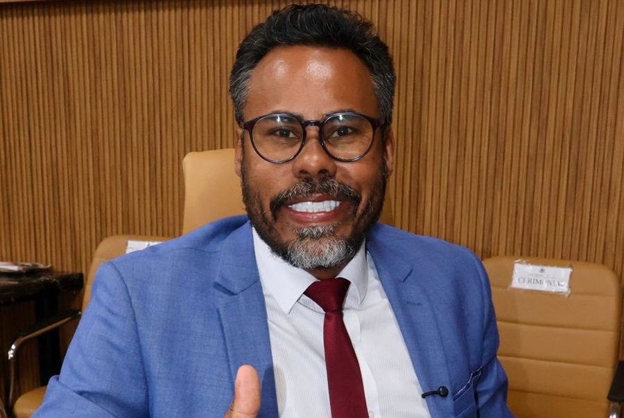 DR. SANTANA:  Projeto do Vereador que cria cemitério público pet é aprovado por unanimidade 