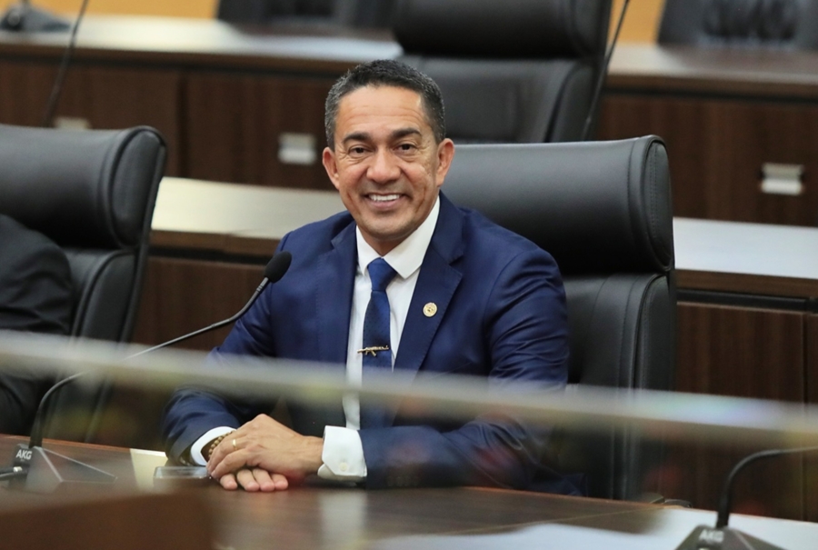 EYDER BRASIL: Deputado vota a favor de projetos que valorizam servidores e fortalecem gestão