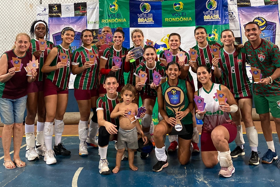 ORGULHO: Ferroviário é campeã feminino da Copa FEM