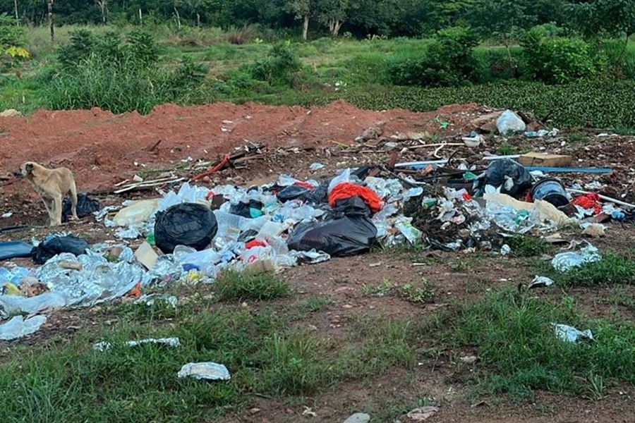PEDIDO DE PROVIDÊNCIA: Lixo se acumula em frente à Colônia Penal de Porto Velho