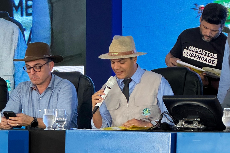 CÁSSIO GOIS: Deputado homenageia presidente da Emater-RO com Título de Honra ao Mérito