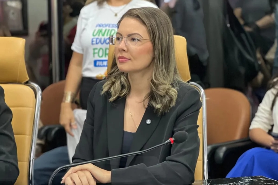 SOFIA ANDRADE: Vereadora vota a favor de valorização dos servidores da Saúde e Educação