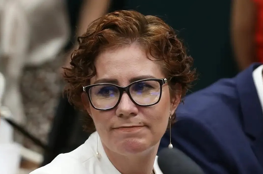 ZAMBELLI: Deputada é localizada na Itália