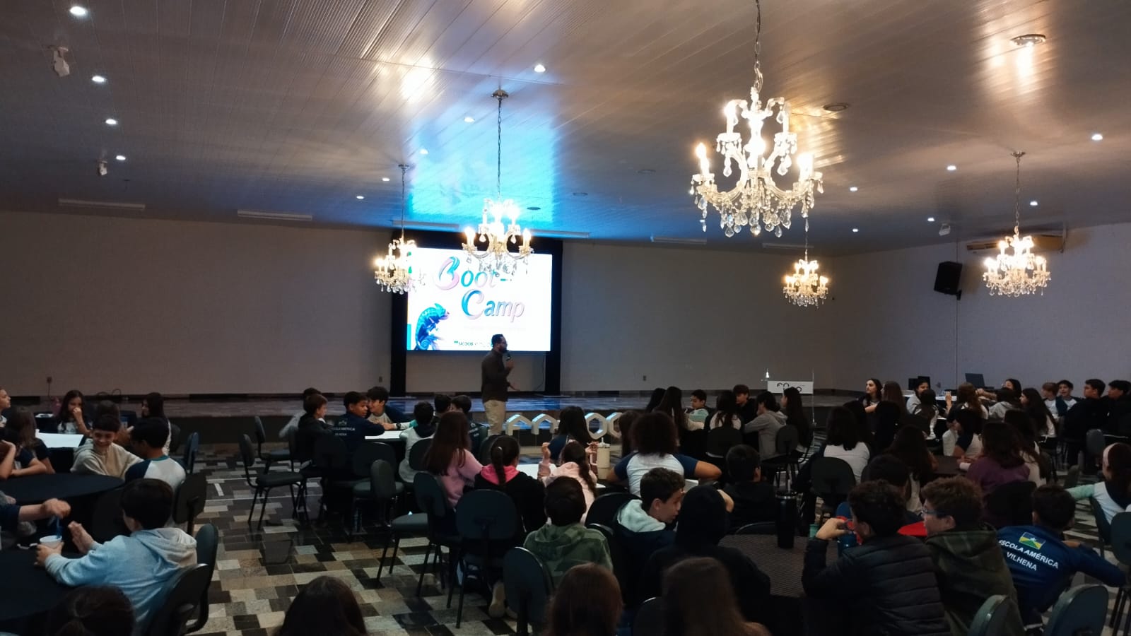 VILHENA: Sebrae RO e FAVO mobilizam jovens para combater bullying nas escolas
