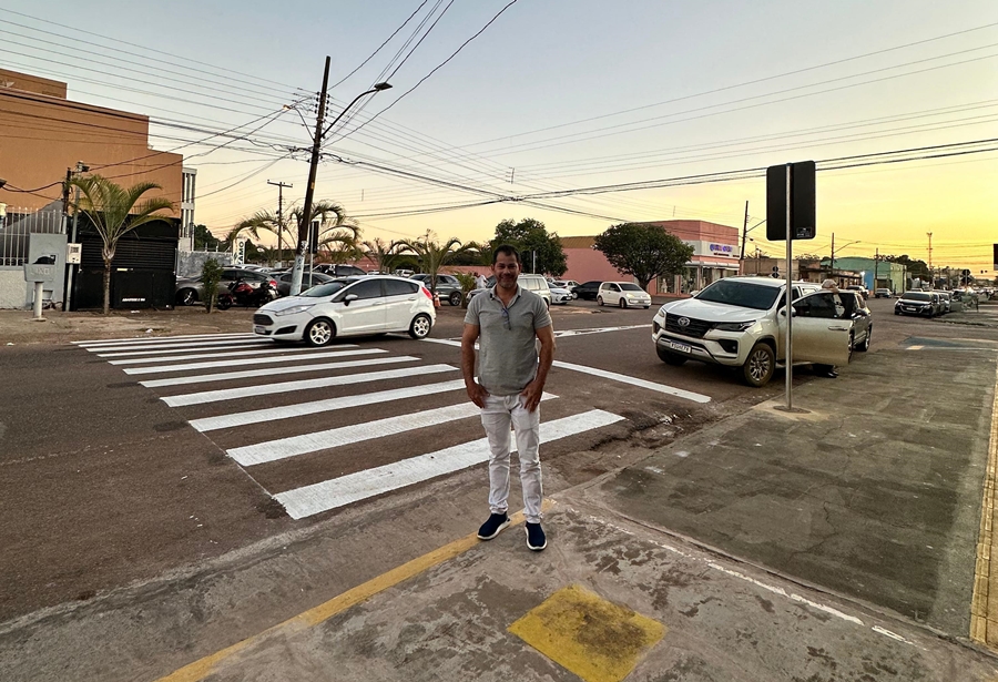 NILTON SOUZA: Faixa de Pedestre é implantada na Avenida Abunã após pedido do vereador
