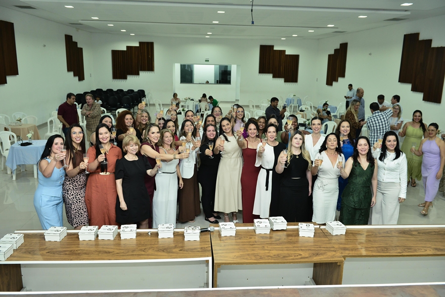 MULHER EMPREENDENDORA: CMEC toma posse durante solenidade em Ariquemes 