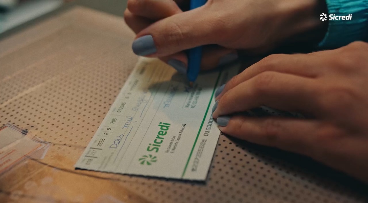 NOVA CAMPANHA: Sicredi reforça o impacto positivo do cooperativismo