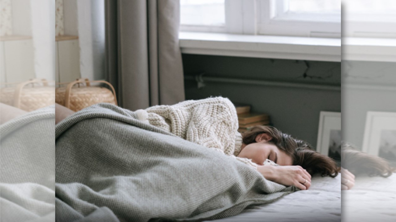 CALAMA E SEGURANÇA: Algumas pessoas preferem dormir cobertas mesmo no calor e isso tem explicação 