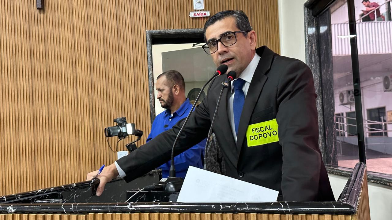 DR. BRENO MENDES: 'Antes de assumir o lixo da capital, empresa terá que provar capacidade', diz vereador