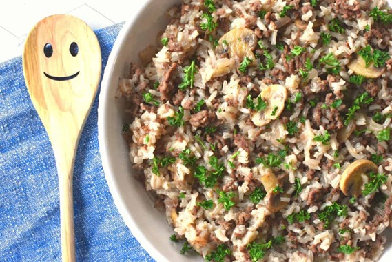 SIMPLES E APETITOSO: Arroz com carne moída em uma panela só