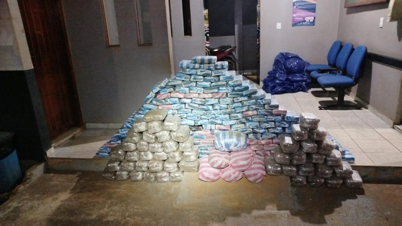 CONFRONTO NA BR: Traficantes são presos com 257 quilos de drogas após perseguição e tiroteio