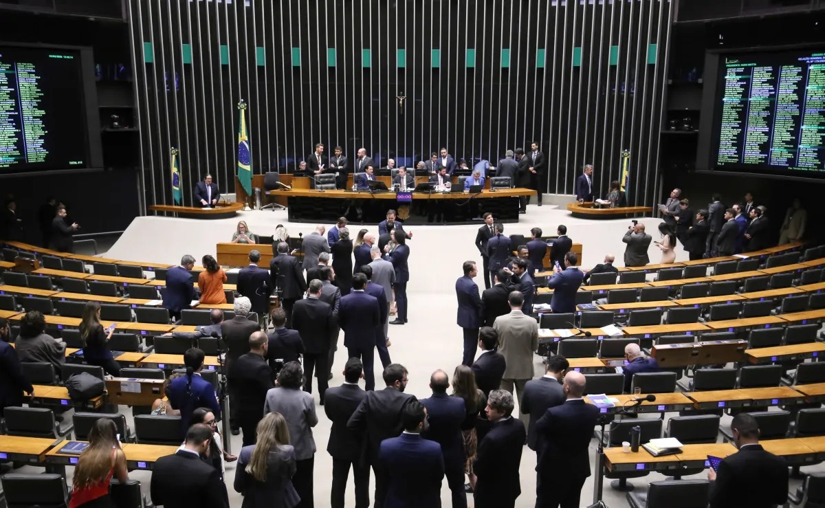 DINHEIRO DAS BETS: Câmara aprova PEC da Segurança Pública e texto segue agora para o Senado