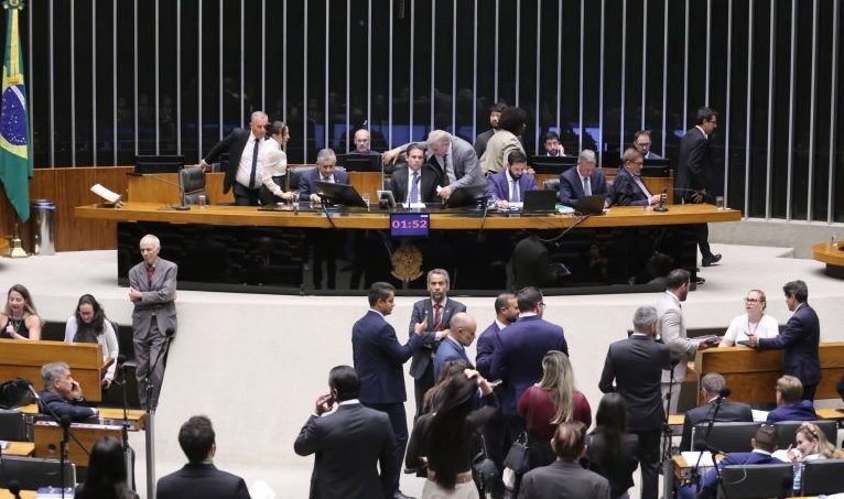 MOSTRANDO A CARA: Câmara aprova projeto que permite divulgar imagens de criminosos em lojas