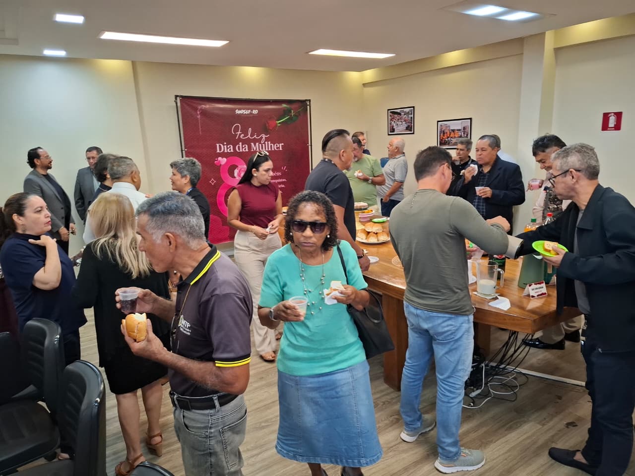 HOJE A PAUTA É VOCÊ: Jornalistas celebram seu dia com café da manhã especial em Porto Velho