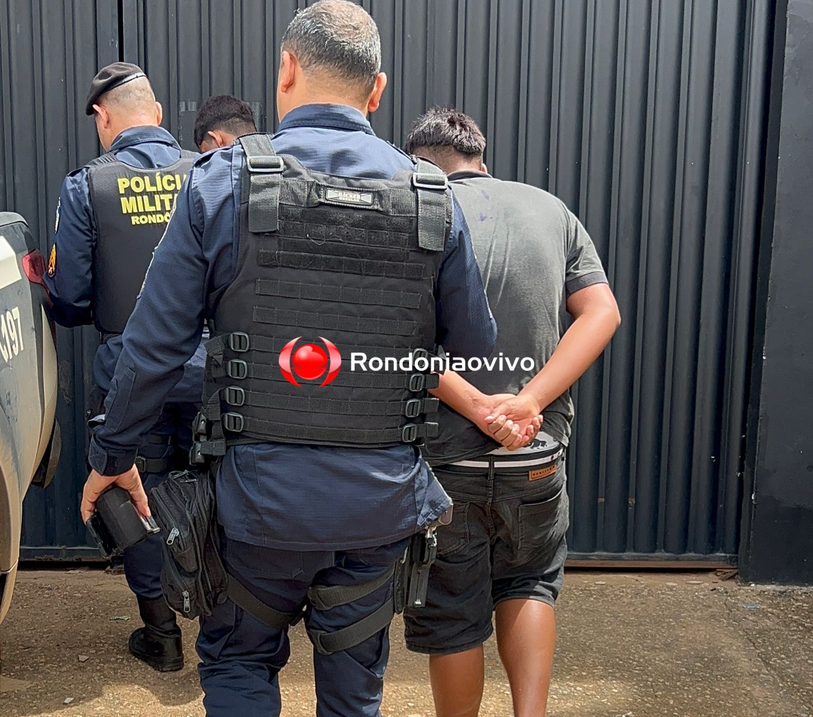 VÍDEO: Aluno da Escola Carmela Dutra é roubado; Dois são detidos