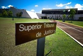 DECISÃO DO STJ: Roubo contra motorista de aplicativo em serviço merece aumento de pena