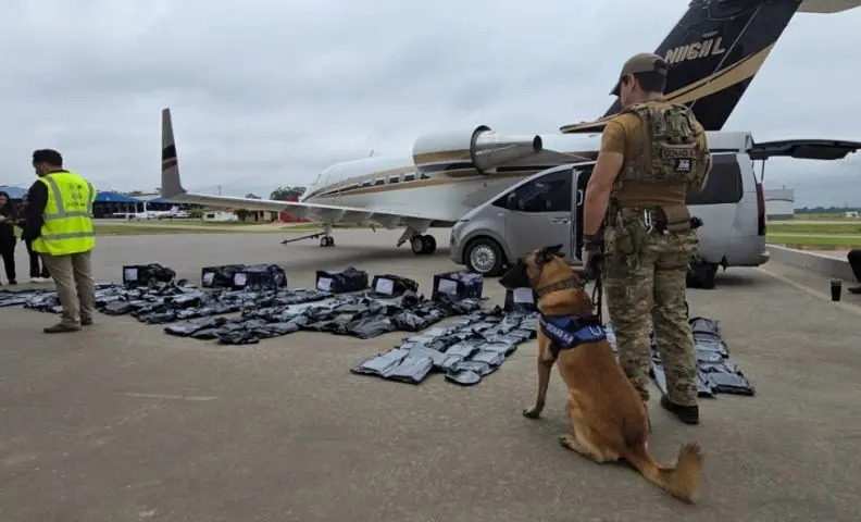 VIA MIAMI: Polícia do Paraguai apreende 261 kg de maconha em jato vindo dos Estados Unidos