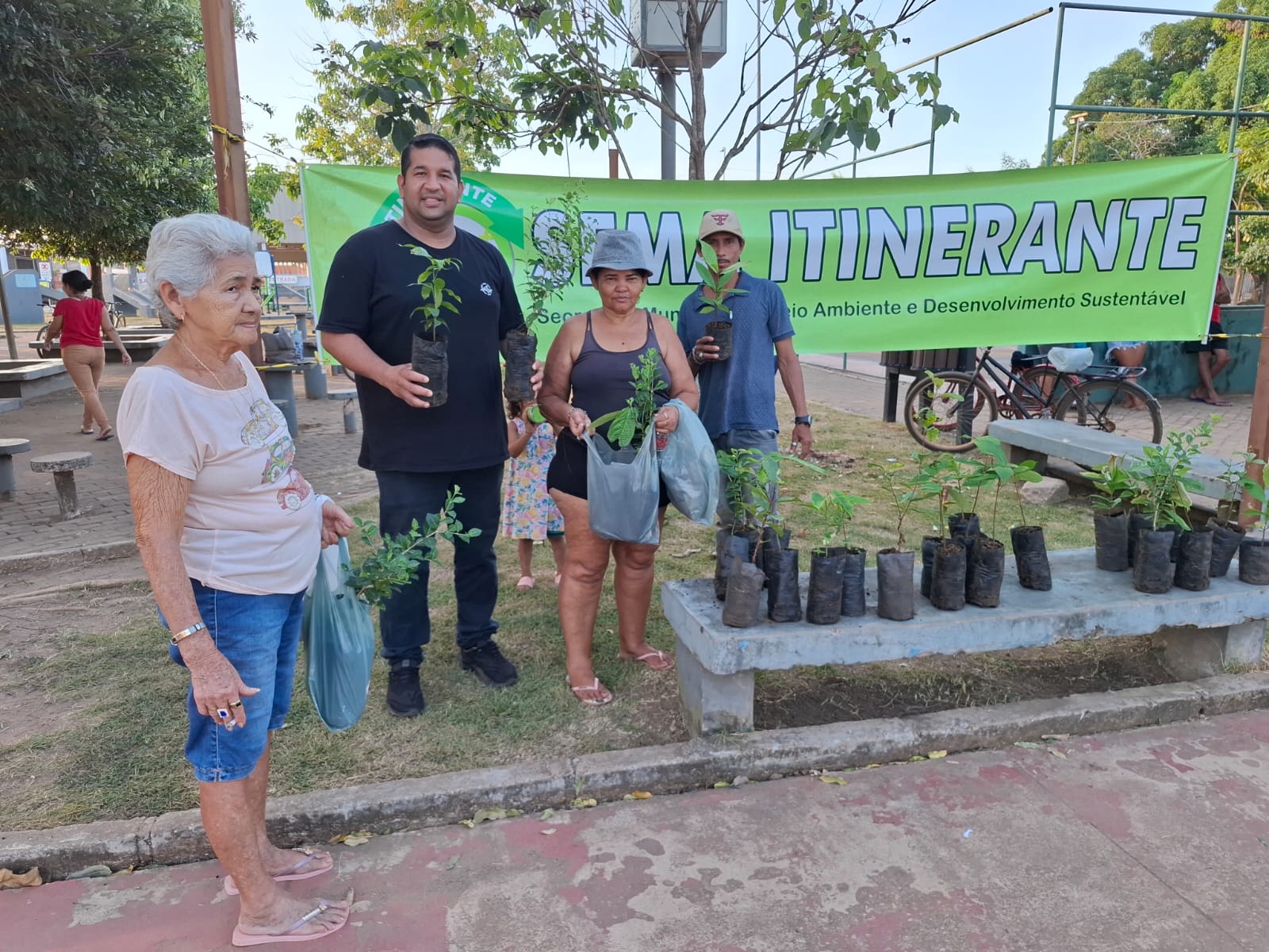 SEMANA DO MEIO AMBIENTE: Sema mobiliza escolas e moradores com ações educativas e distribuição de mudas em Porto Velho