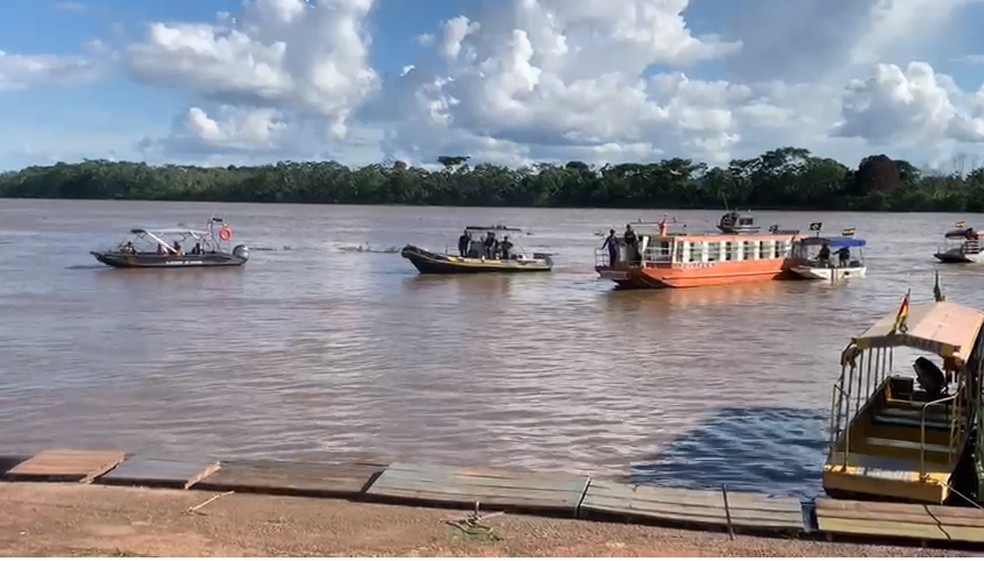 ENCAPUZADOS: Doze ladrões invadem porto e resgatam barco apreendido pela PF