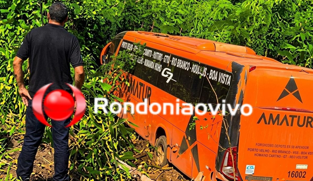 ACIDENTE: Ônibus da Amatur sai da pista e cai em ribanceira na BR-319