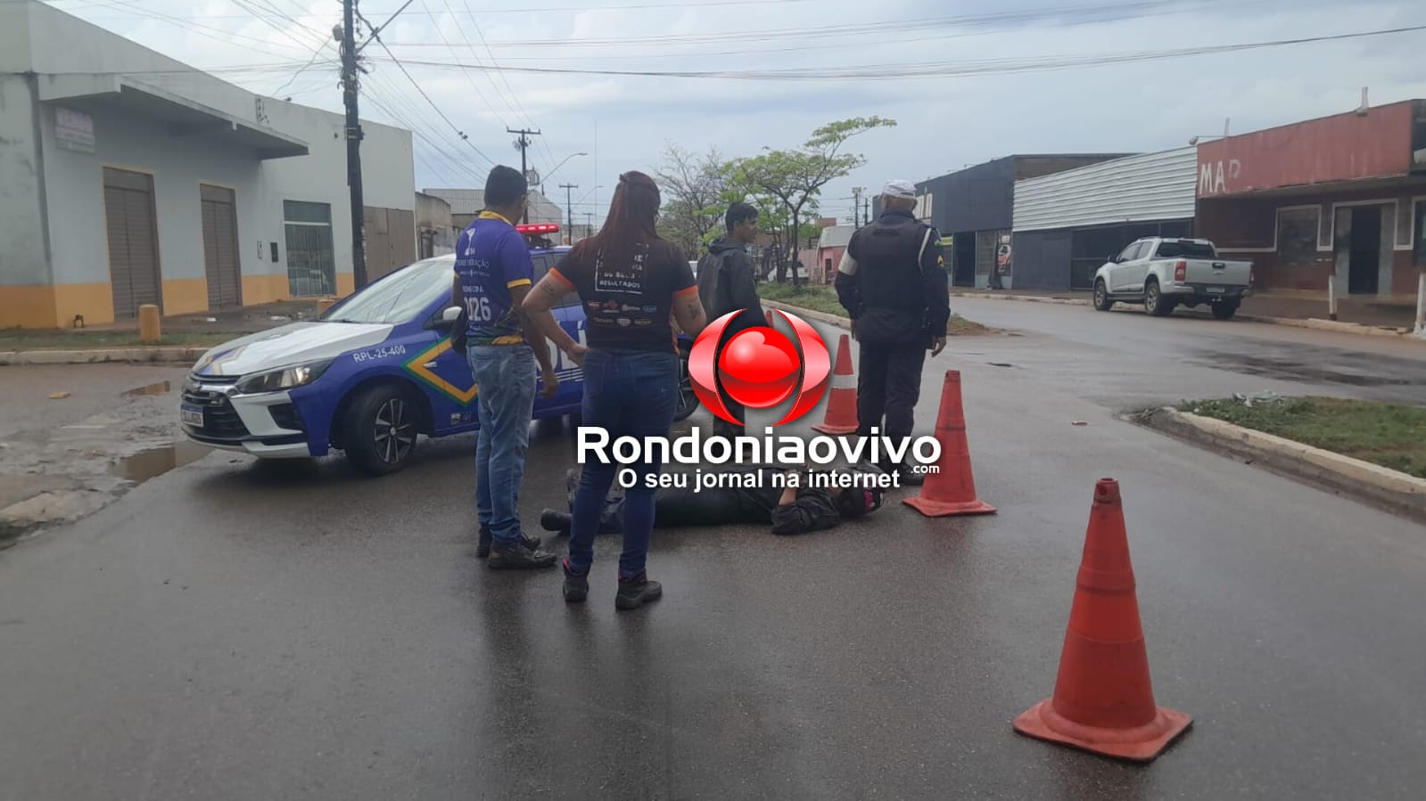 VÍDEO: Mulher fica ferida após ser atingida por carro e motorista foge
