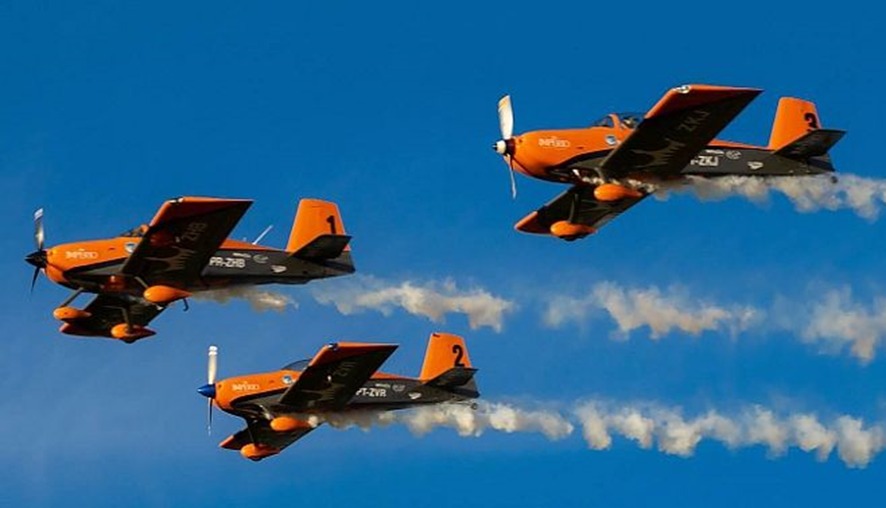 SHOW AÉREO: Esquadrilha Fox faz apresentação sobre o Rio Madeira nesta sexta em Porto Velho