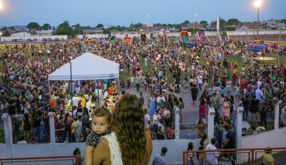EM CEREJEIRAS: Festa do Dia das Crianças reúne mais de 3 mil pessoas 
