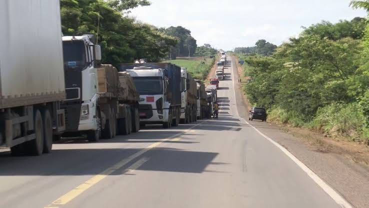 FECHADA: ​Acidente na BR-364 interrompe tráfego em trecho da rodovia