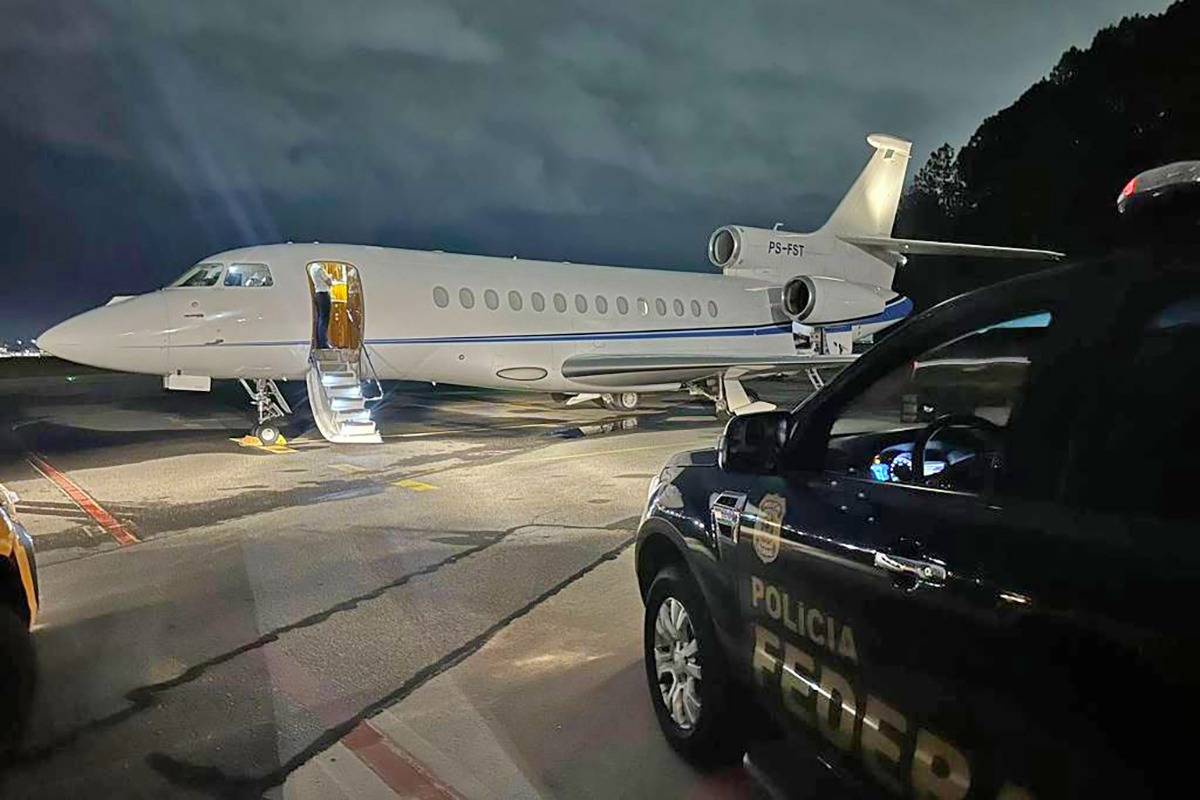 PESSOAS A BORDO: Força Aérea nega ter imposto sigilo a voos de jato ligado a Vorcaro