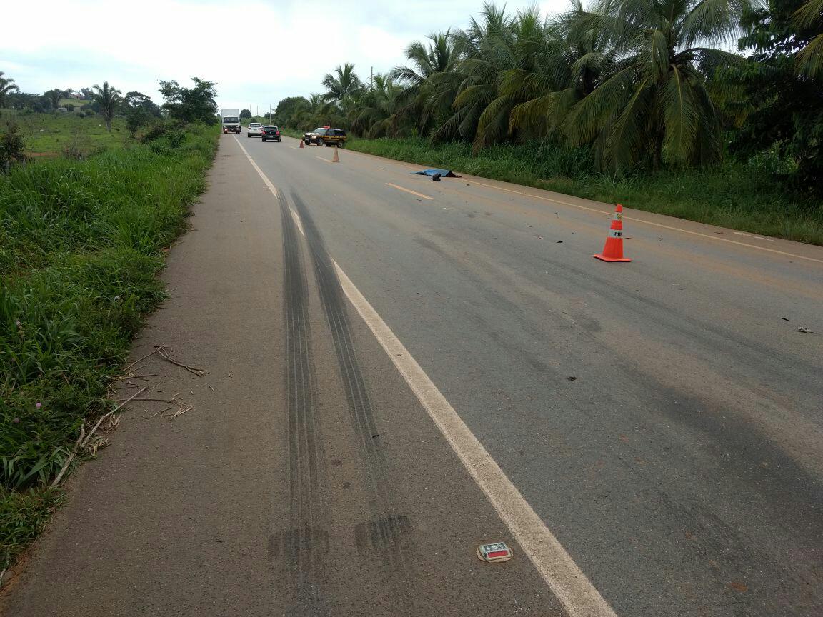 TRÁGICO:Motociclista morre atropelado por carreta na BR-364