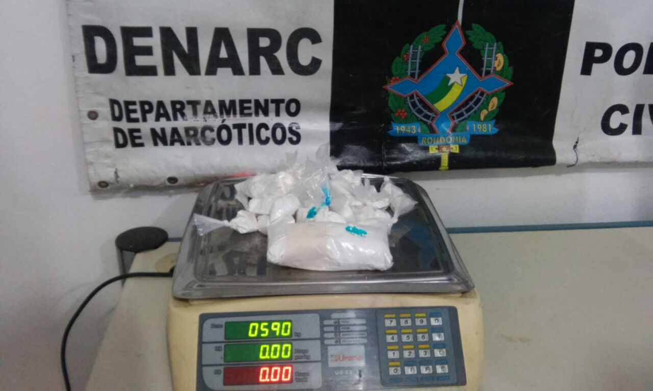 ALICIADA: Denarc flagra criança com um quilo de cocaína