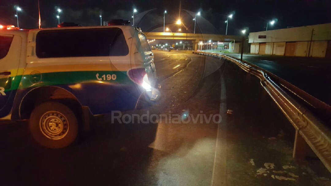 GUARD RAIL: Motociclista fica gravemente ferido ao  bater em barreira na BR-364