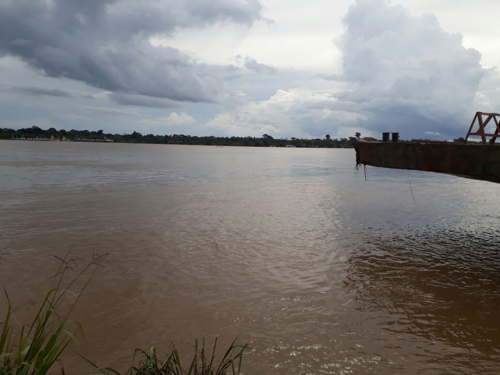 NAUFRÁGIO: Embarcação afunda no Rio Madeira em Porto Velho