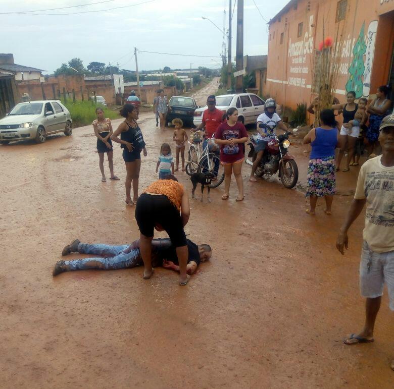 VÍDEO EXCLUSIVO: Dupla executa homem com cinco tiros