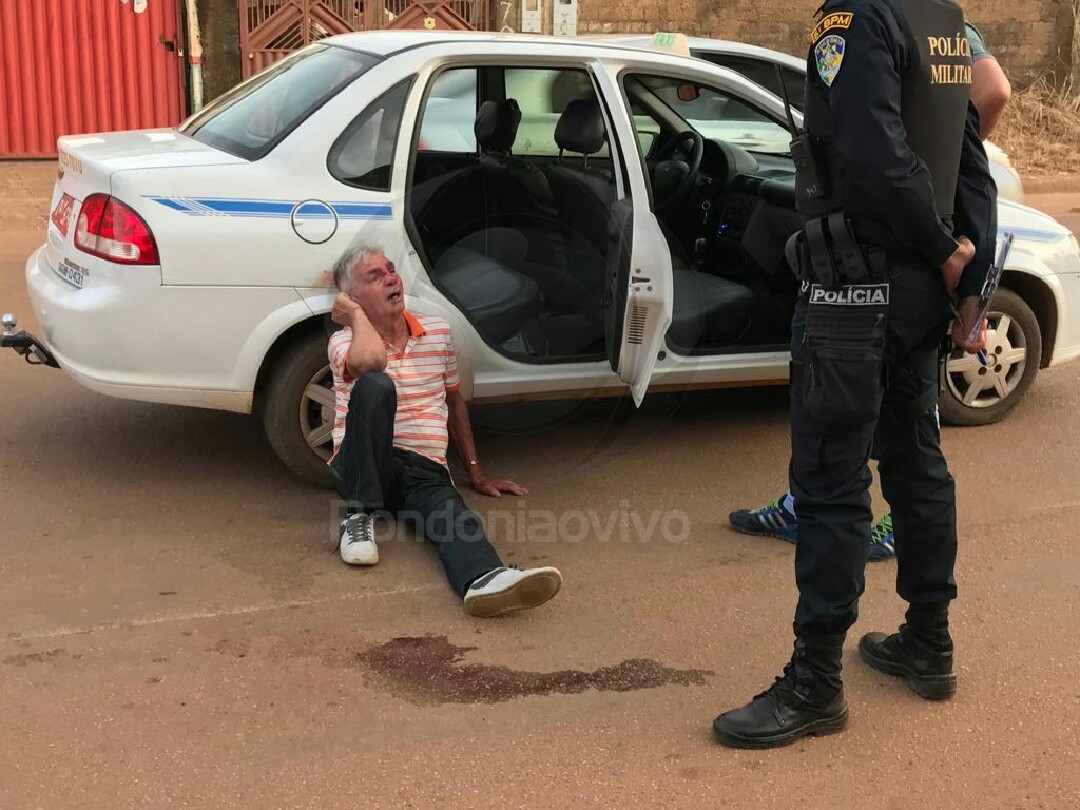 REVOLTADOS: Populares surram passageiro que tentou estrangular taxista