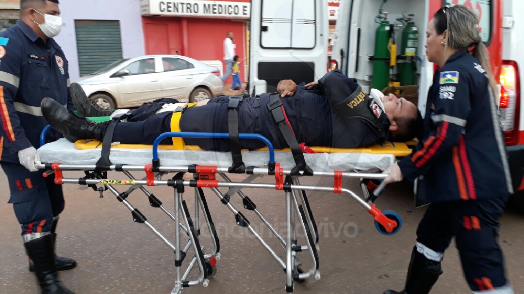 URGENTE: Policial militar fica gravemente ferido em acidente na frente da UPA