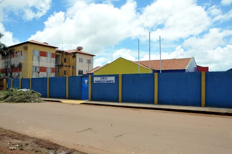 ROTINA: Assaltantes entram em escola infantil e roubam arma de vigilante