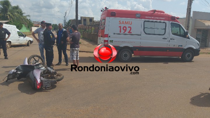 DESACORDADA: Mulher é atropelada por carro e moto ao avançar preferencial