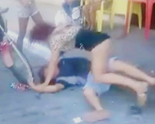 PONTO DE PROSTITUIÇÃO: Homem é violentamente agredido por quatro travestis em Porto Velho